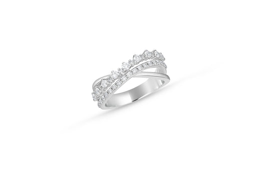 Triple line zig zag diamond ring