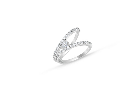 Pear shape gradient diamond ring