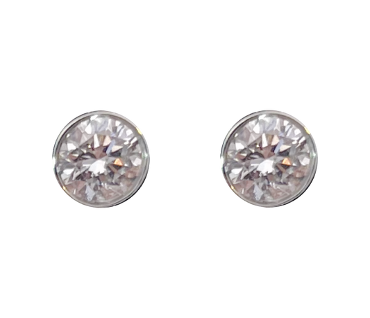 Embedded diamond stud earring 0.15 carat each