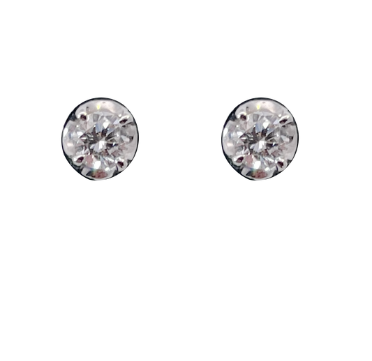 Diamond stud earring 0.15 carat each