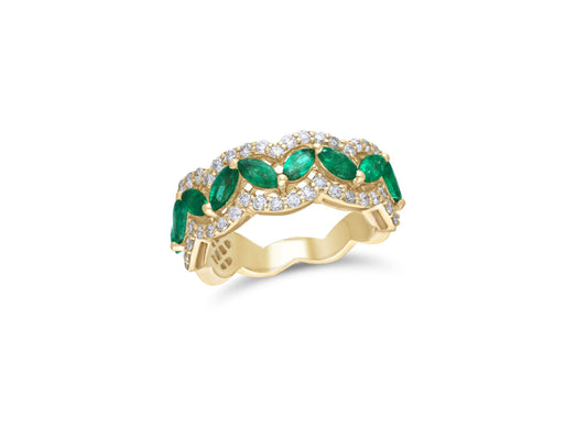 Marquise emerald single line diamond ring